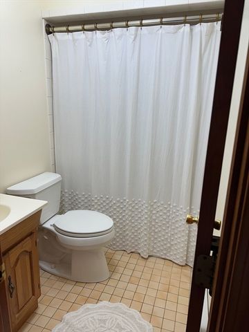 90 Locust Ave, Worcester, MA 01604