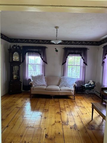 90 Locust Ave, Worcester, MA 01604