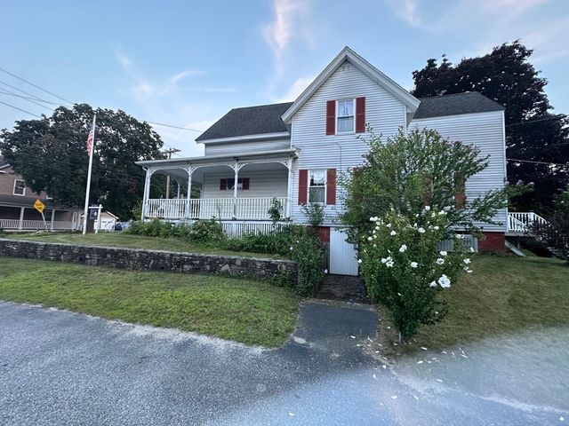 90 Locust Ave, Worcester, MA 01604