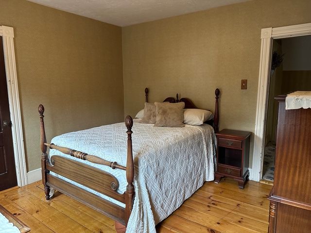 90 Locust Ave, Worcester, MA 01604