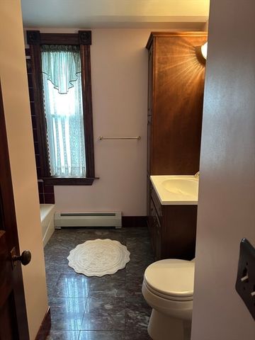 90 Locust Ave, Worcester, MA 01604