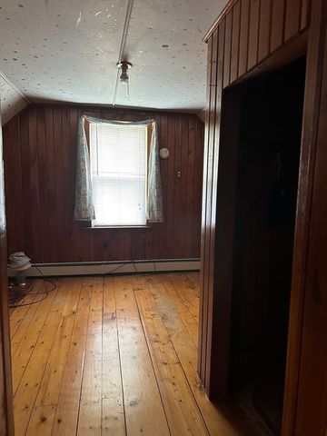 90 Locust Ave, Worcester, MA 01604