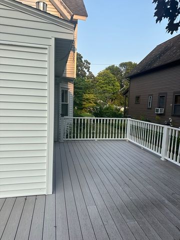 90 Locust Ave, Worcester, MA 01604