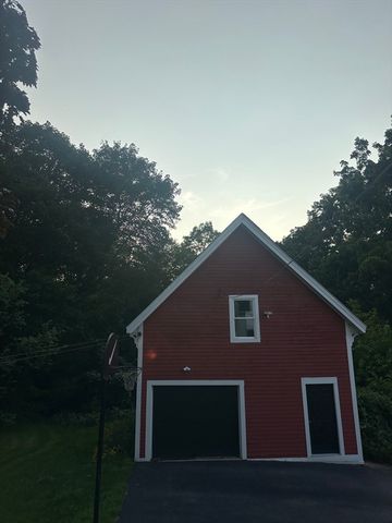 90 Locust Ave, Worcester, MA 01604