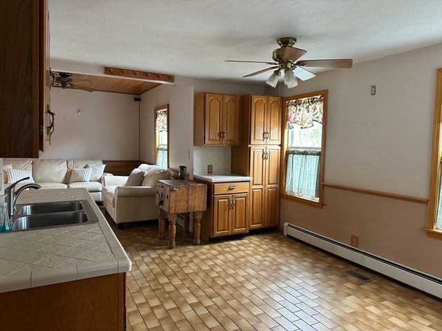90 Locust Ave, Worcester, MA 01604