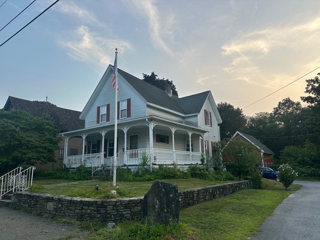 90 Locust Ave, Worcester, MA 01604