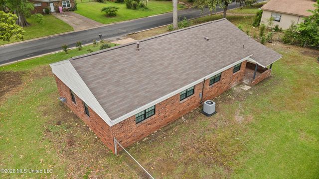 1500 Vicksburg Drive, Southaven, MS 38671