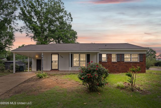 1500 Vicksburg Drive, Southaven, MS 38671