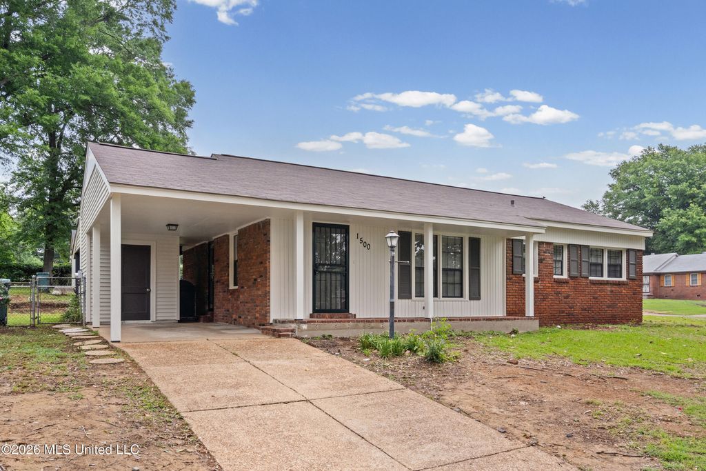 1500 Vicksburg Drive, Southaven, MS 38671
