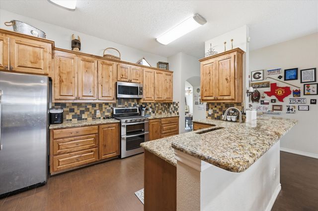 5629 Meadows Way, North Richland Hills, TX 76180