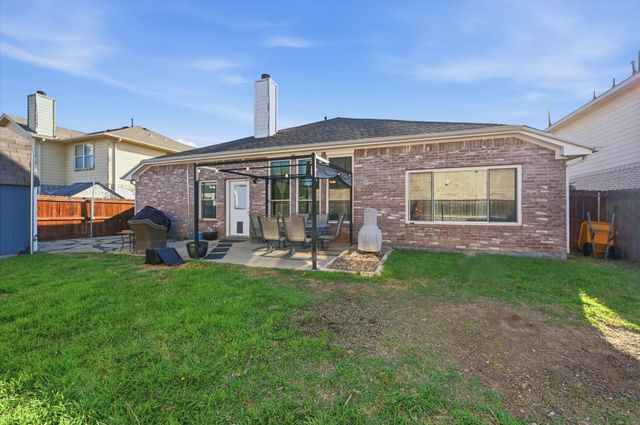 5629 Meadows Way, North Richland Hills, TX 76180