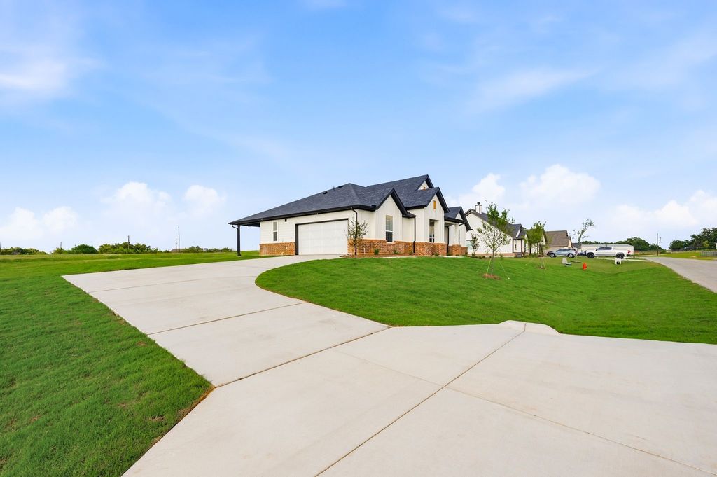 116 Park Hurst Drive, Boyd, TX 76023 — photo 5