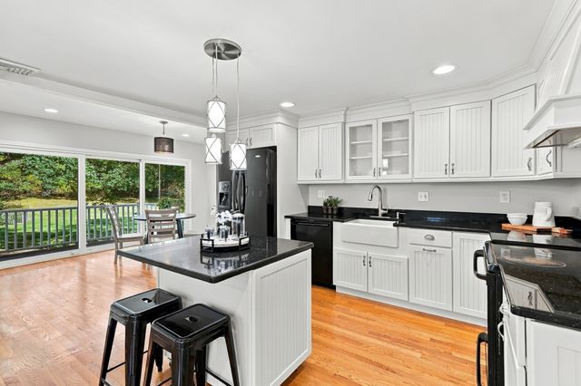 8 Rangeway, Lexington, MA 02420