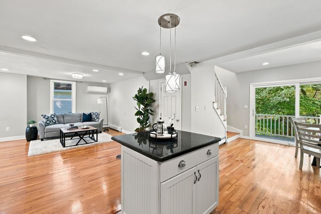 8 Rangeway, Lexington, MA 02420