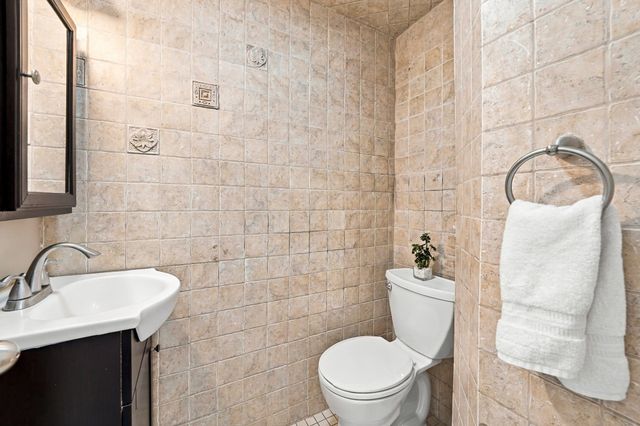 8 Rangeway, Lexington, MA 02420