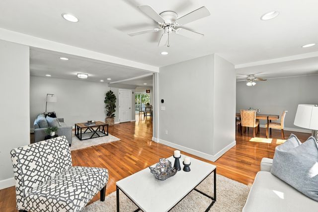 8 Rangeway, Lexington, MA 02420