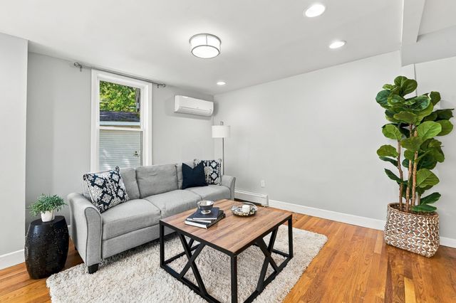 8 Rangeway, Lexington, MA 02420