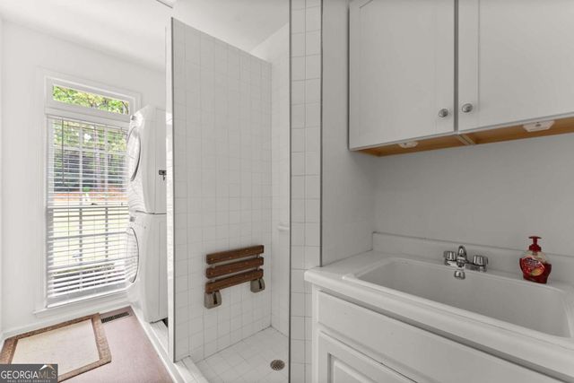 1202 Chadwick Lake Drive, Lawrenceville, GA 30043