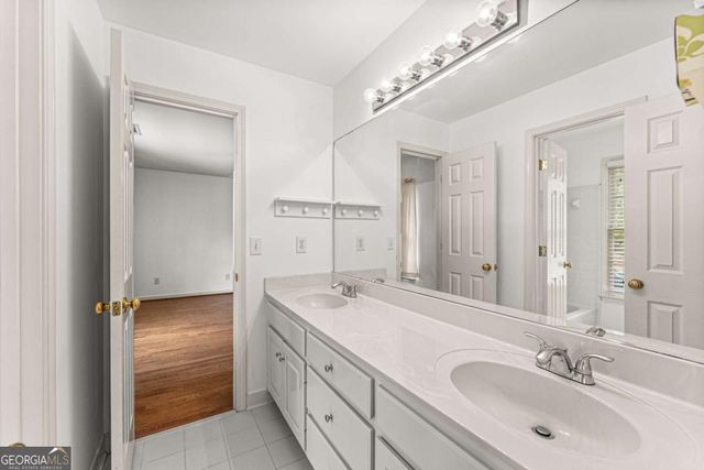 1202 Chadwick Lake Drive, Lawrenceville, GA 30043