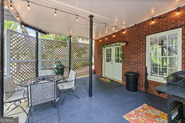 1202 Chadwick Lake Drive, Lawrenceville, GA 30043