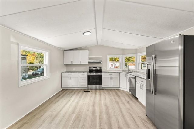 5 Marks Way, Carver, MA 02330