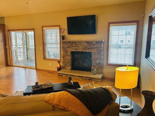 306 Lindsay Way, Cottage Grove, WI 53527