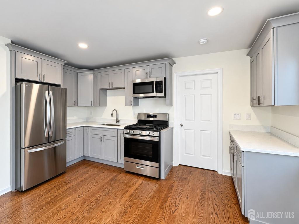 173 Jackson Avenue, Edison, NJ 08837