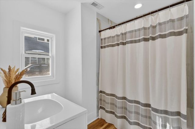 100 Dwight Avenue Se, City Of Grand Rapids, MI 49506