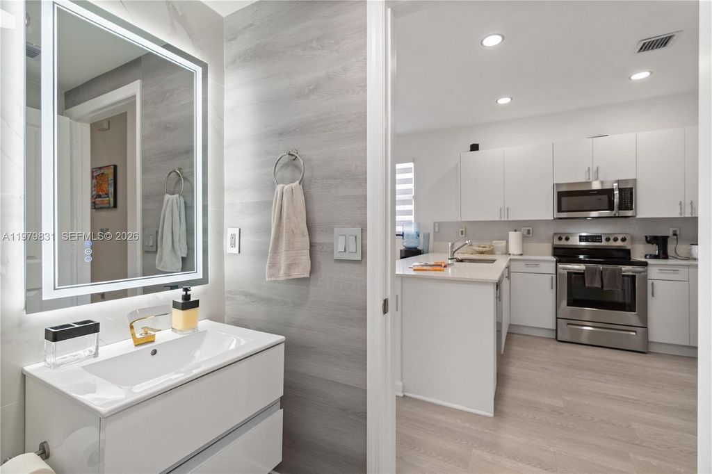 Image 23 of property listing at 28500 SW 133rd Path, Homestead, FL 33033