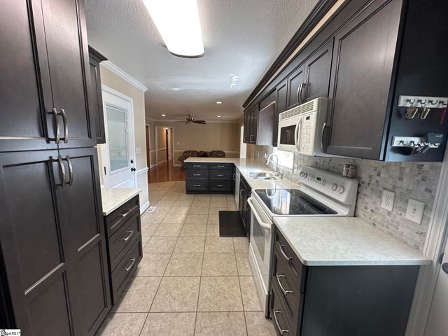 223 Blalock Road, Boiling Springs, SC 29316