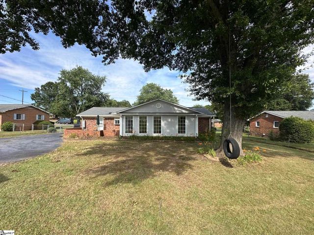 223 Blalock Road, Boiling Springs, SC 29316