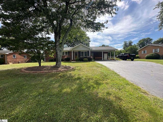 223 Blalock Road, Boiling Springs, SC 29316