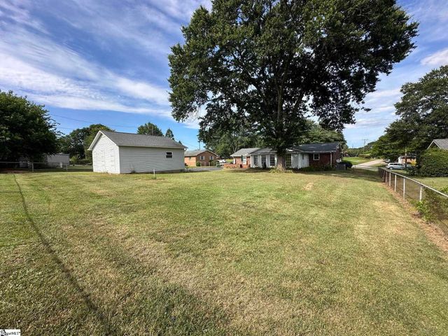 223 Blalock Road, Boiling Springs, SC 29316