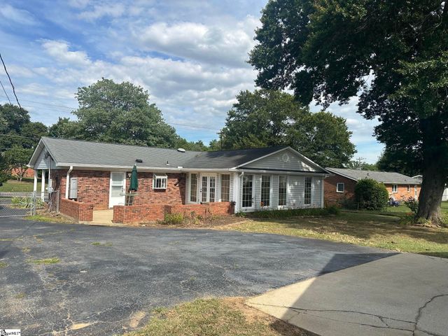 223 Blalock Road, Boiling Springs, SC 29316