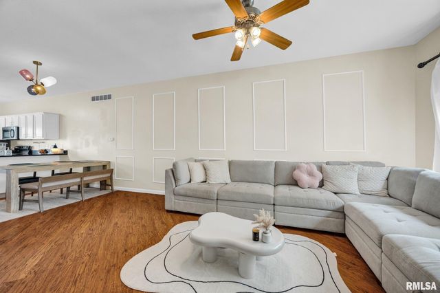 11217 N Oakwood Dr Unit 3, Peoria, IL 61615