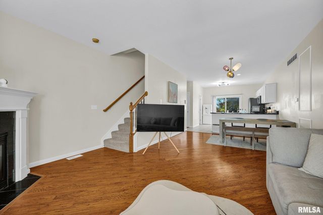 11217 N Oakwood Dr Unit 3, Peoria, IL 61615