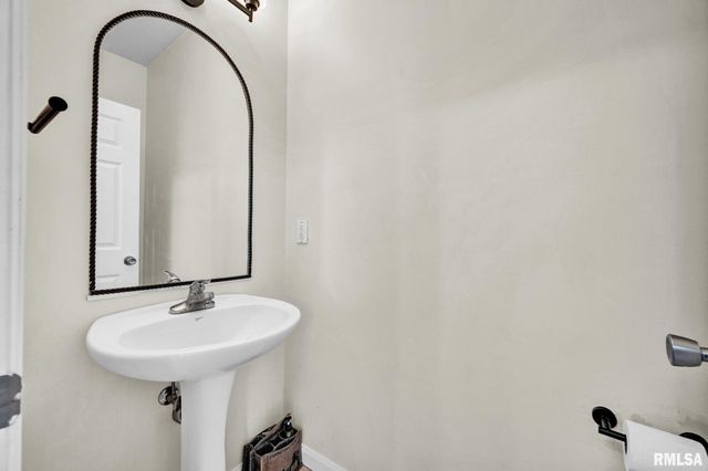 11217 N Oakwood Dr Unit 3, Peoria, IL 61615