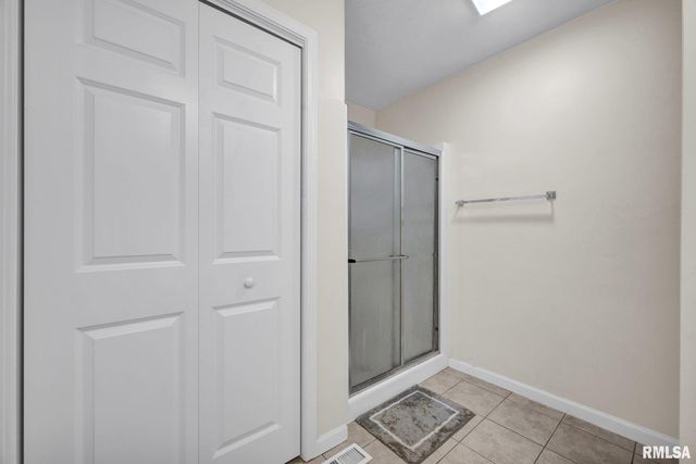 11217 N Oakwood Dr Unit 3, Peoria, IL 61615