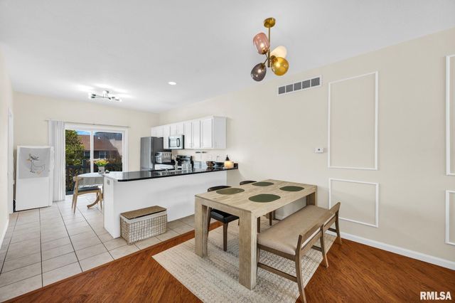 11217 N Oakwood Dr Unit 3, Peoria, IL 61615