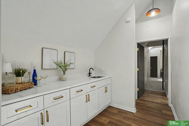 6009 Lafayette Court, Omaha, NE 68132