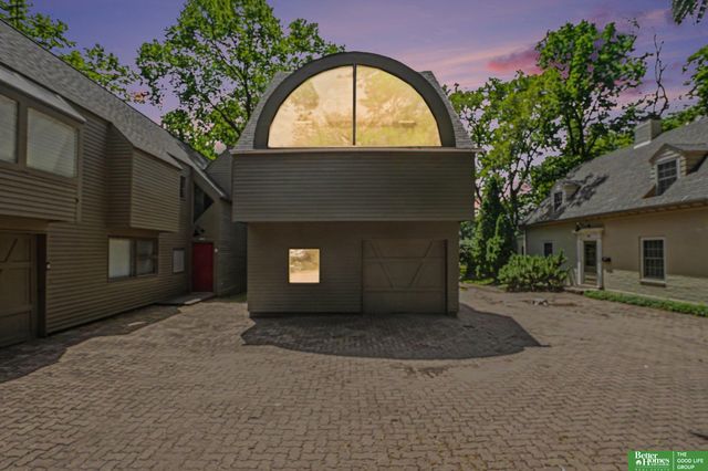6009 Lafayette Court, Omaha, NE 68132