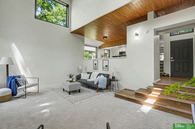 6009 Lafayette Court, Omaha, NE 68132