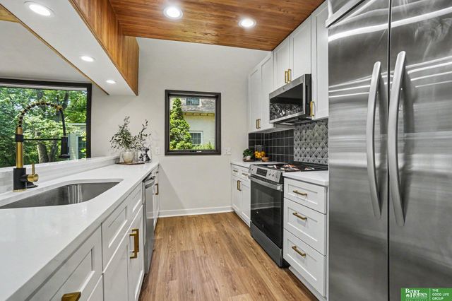 6009 Lafayette Court, Omaha, NE 68132