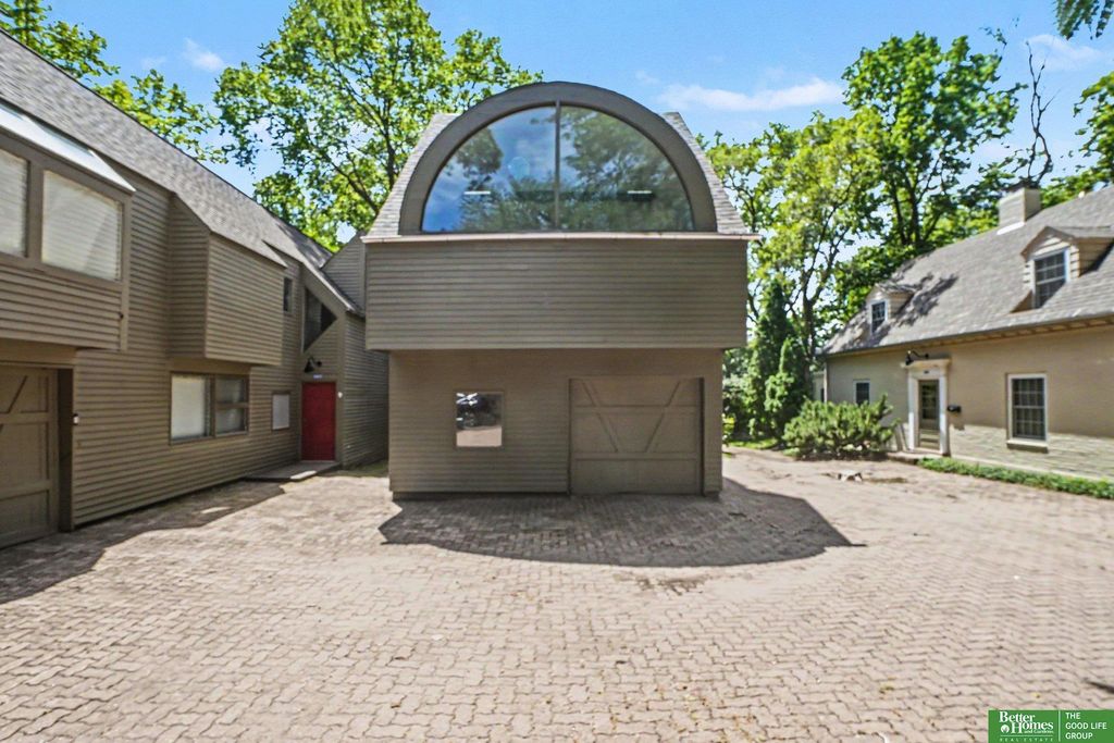 6009 Lafayette Court, Omaha, NE 68132