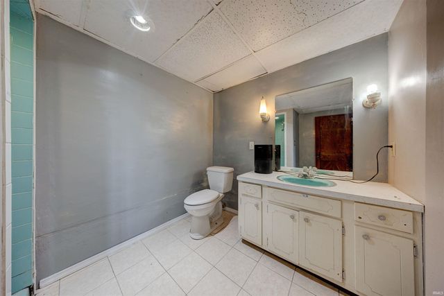 1235 Timber Ridge Drive, Huntingburg, IN 47542