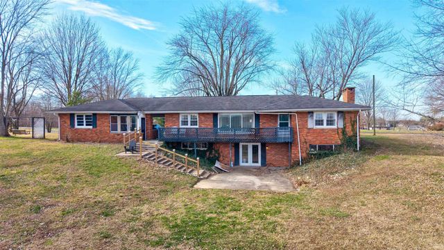 1235 Timber Ridge Drive, Huntingburg, IN 47542