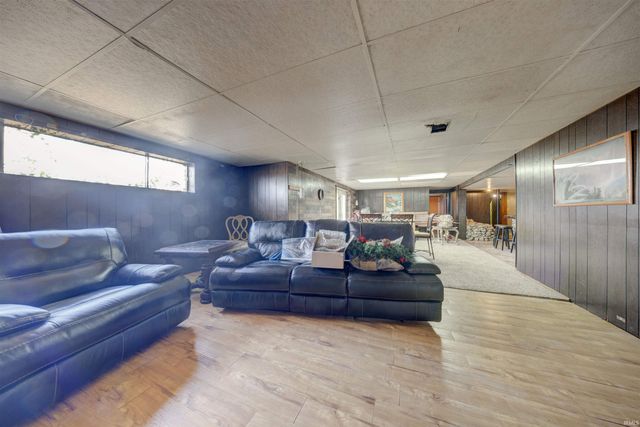 1235 Timber Ridge Drive, Huntingburg, IN 47542