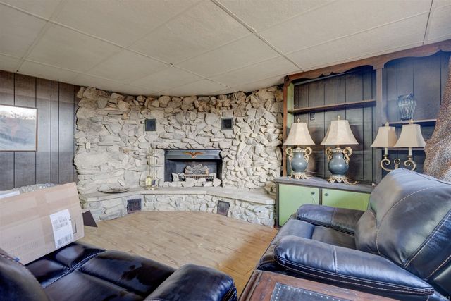 1235 Timber Ridge Drive, Huntingburg, IN 47542