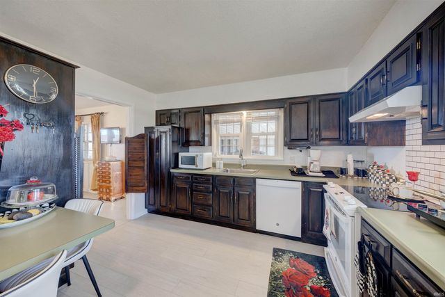 1235 Timber Ridge Drive, Huntingburg, IN 47542