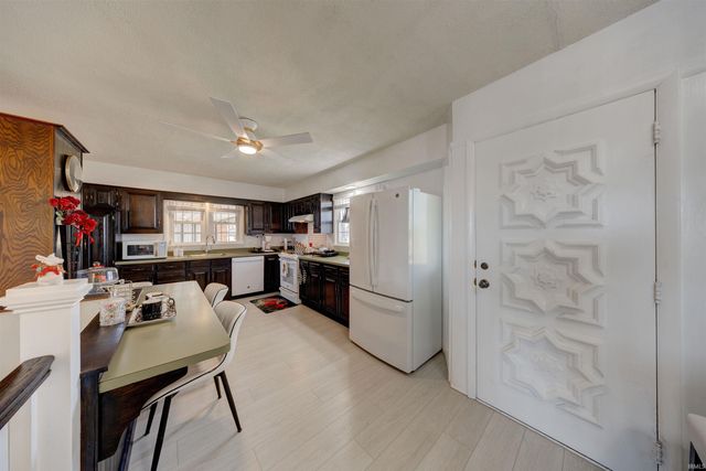 1235 Timber Ridge Drive, Huntingburg, IN 47542